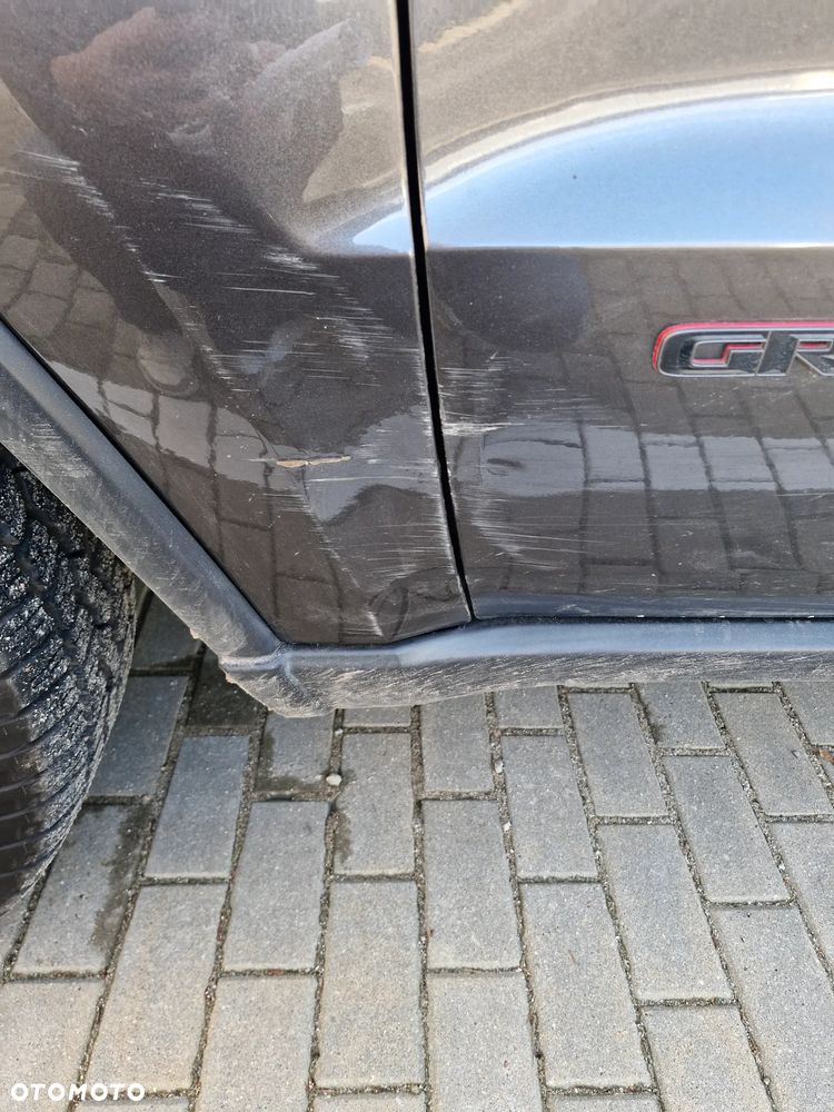 Jeep Grand Cherokee - 12