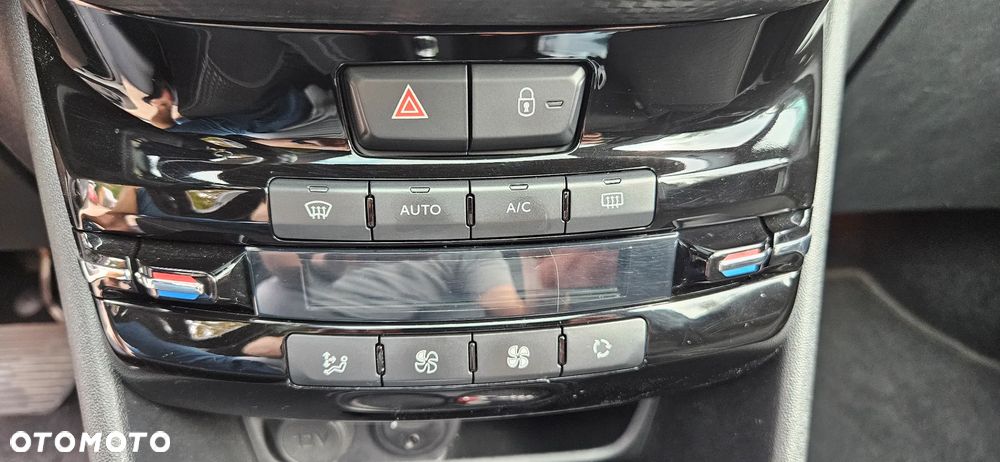 Peugeot 208 1.2 PureTech Allure S&S EAT6 - 18