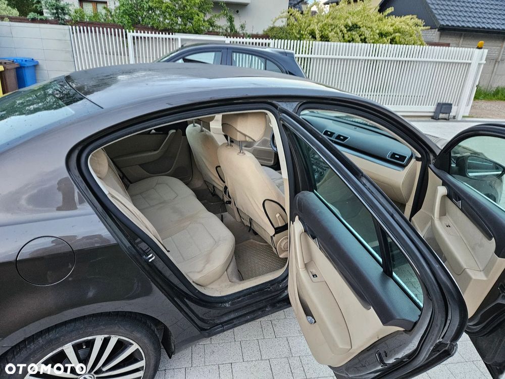 Volkswagen Passat 1.8 TSI Comfortline - 8