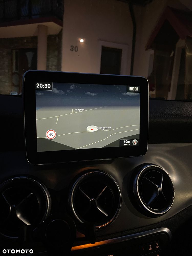 Mercedes-Benz CLA 250 7G-DCT AMG Line - 26