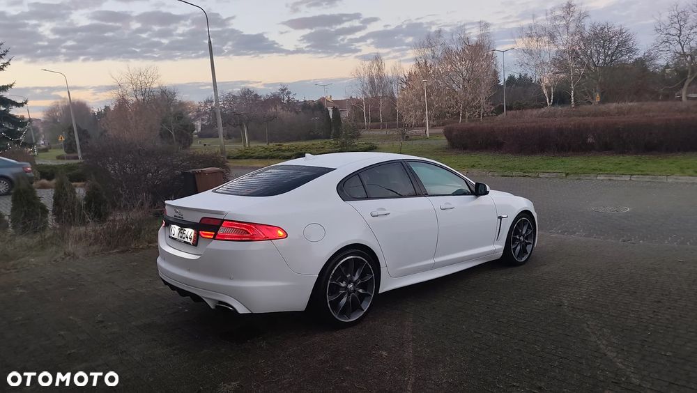 Jaguar XF 3.0 V6 D R-Sport - 22