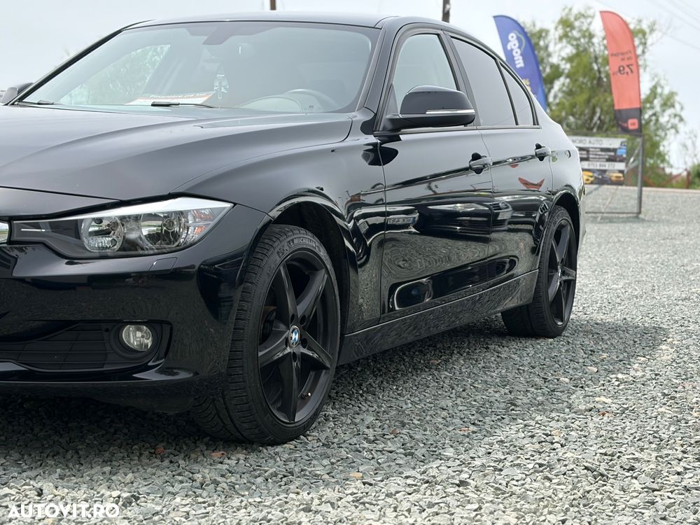 BMW Seria 3 320d xDrive DPF Aut. Edition Sport - 9