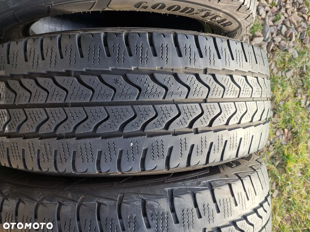 Opony Goodyear Ultragrip Cargo 215/60R17C 109T 2022r, 4x6mm db stan - 3