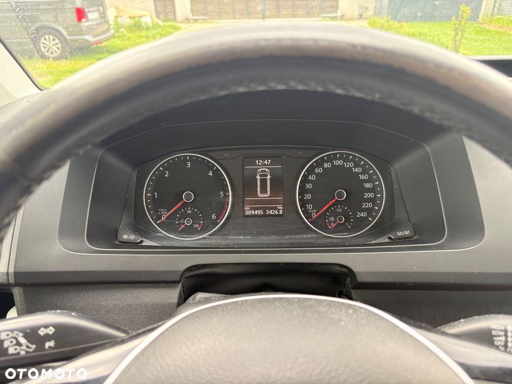 Volkswagen Caravelle - 4