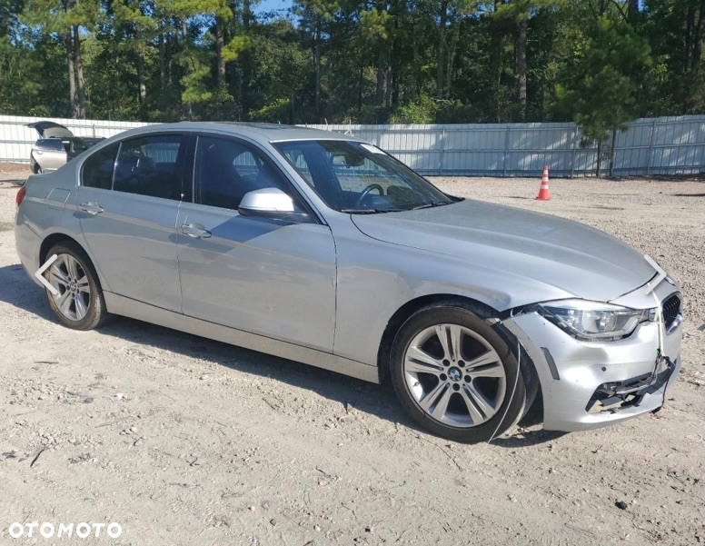 BMW Seria 3 330i - 17