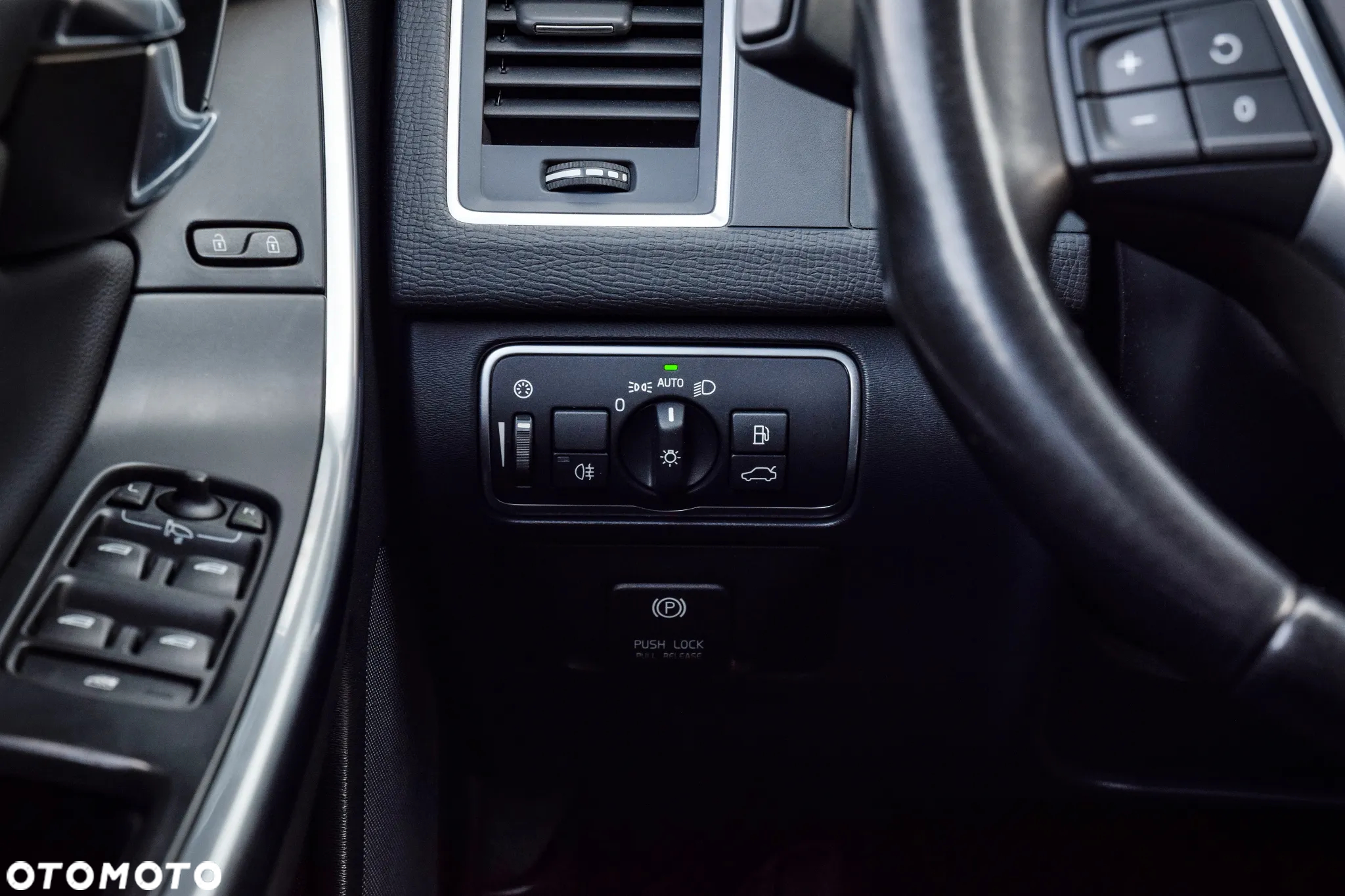 Volvo XC 60 D4 Geartronic Summum - 32