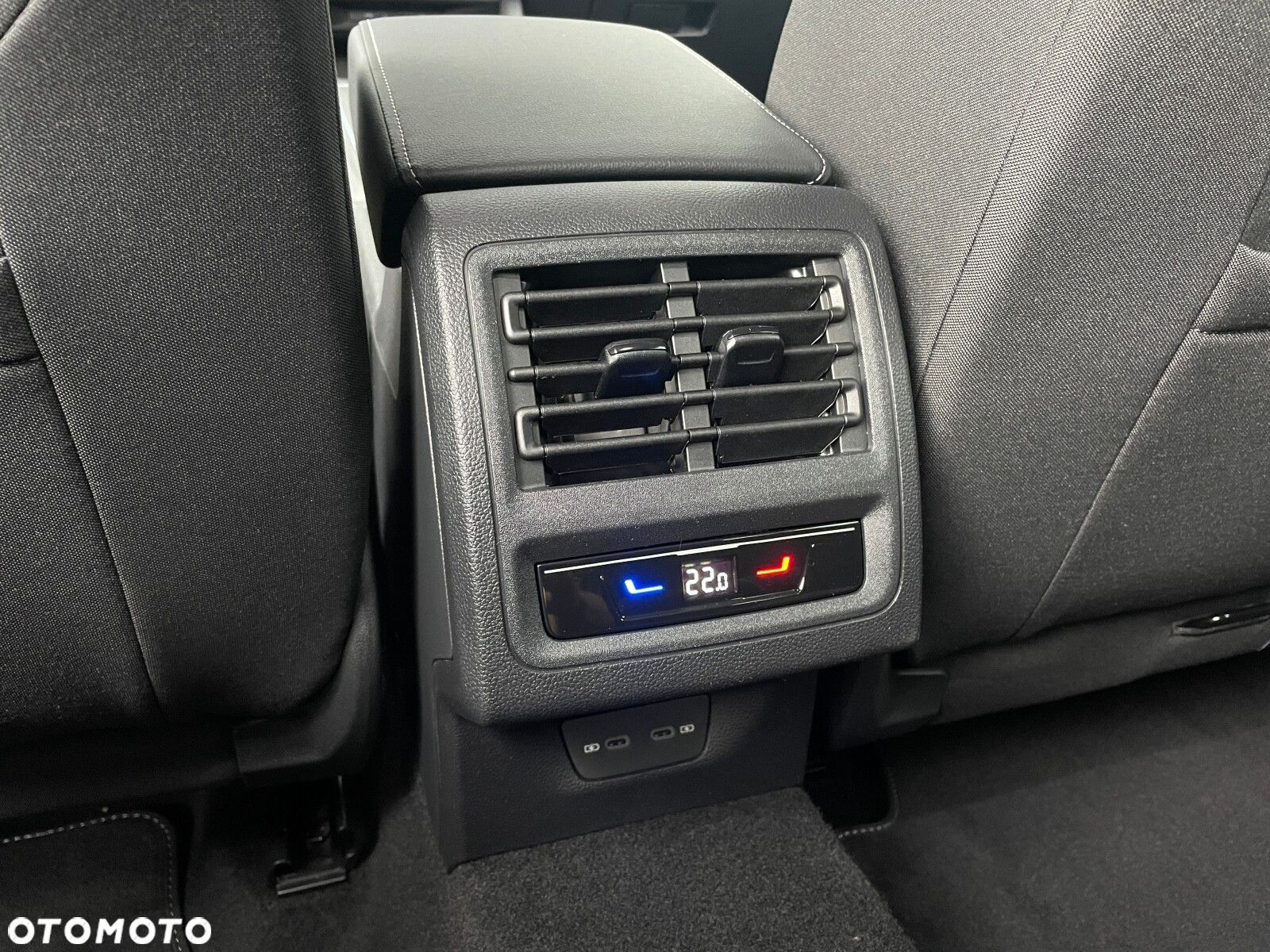 Volkswagen Golf - 24