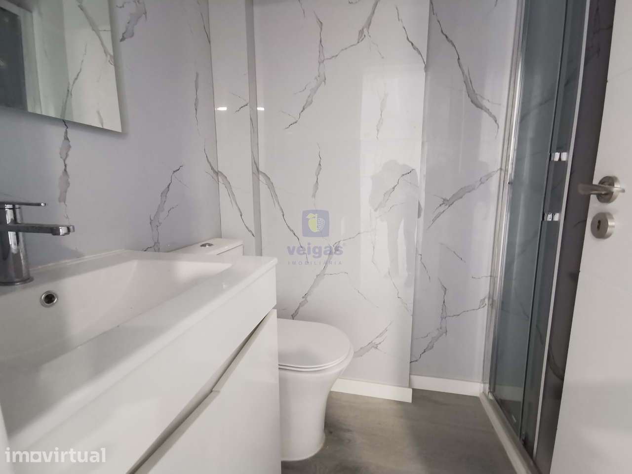 Lisboa - Benfica, apartamento T2 com Excelente localização em Remodela - Grande imagem: 3/16