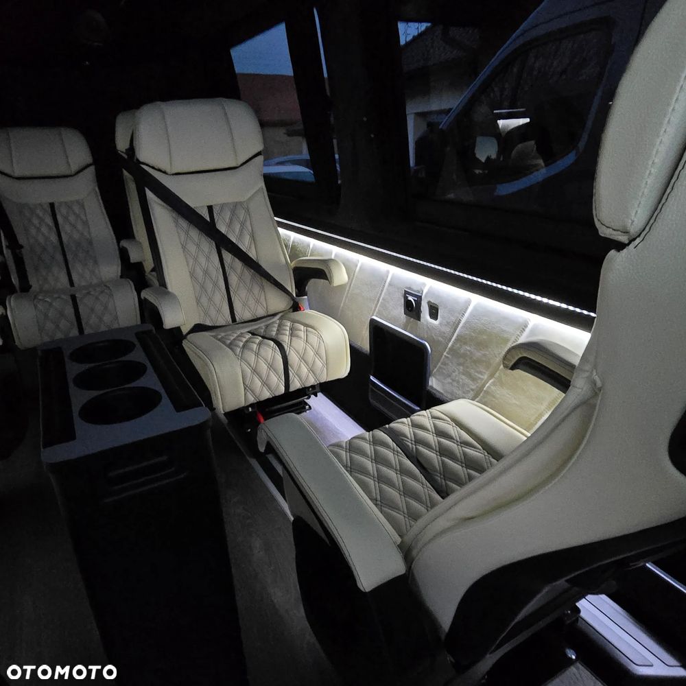 Mercedes-Benz Sprinter - 15