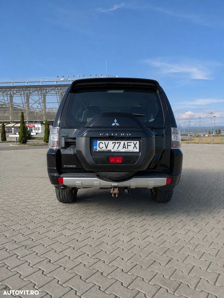 Mitsubishi Pajero - 3
