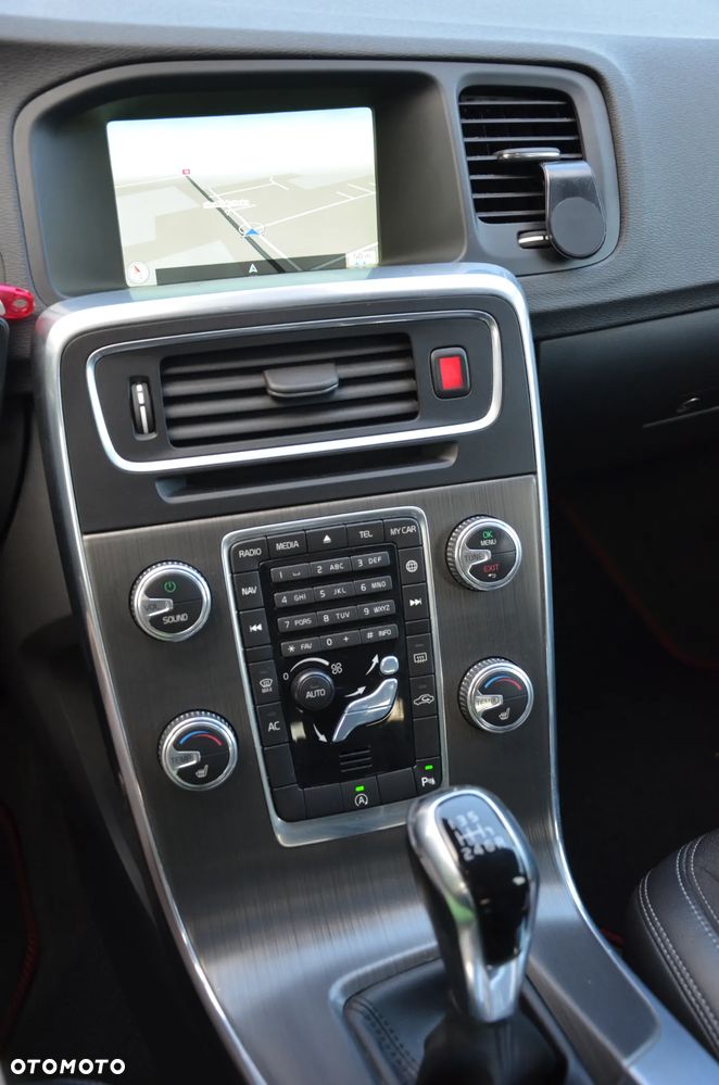 Volvo V60 D2 Drive-E Momentum - 18