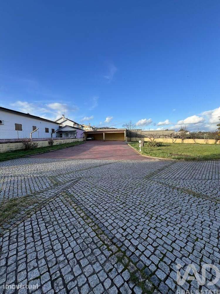 Moradia isolada T6 em Bustelo de 723 m2 - Grande imagem: 3/38