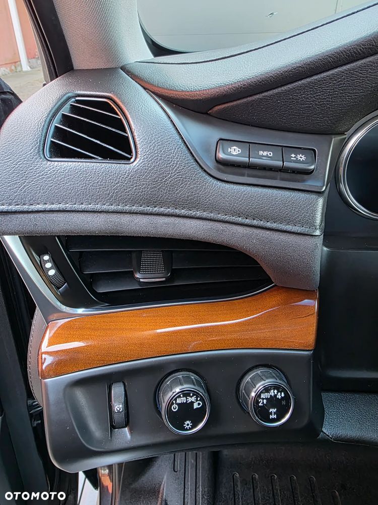 Cadillac Escalade ESV 6.2 V8 AWD AT Premium - 13