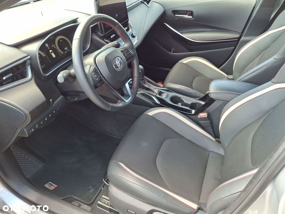 Toyota Corolla 2.0 Hybrid GR Sport Dynamic - 9