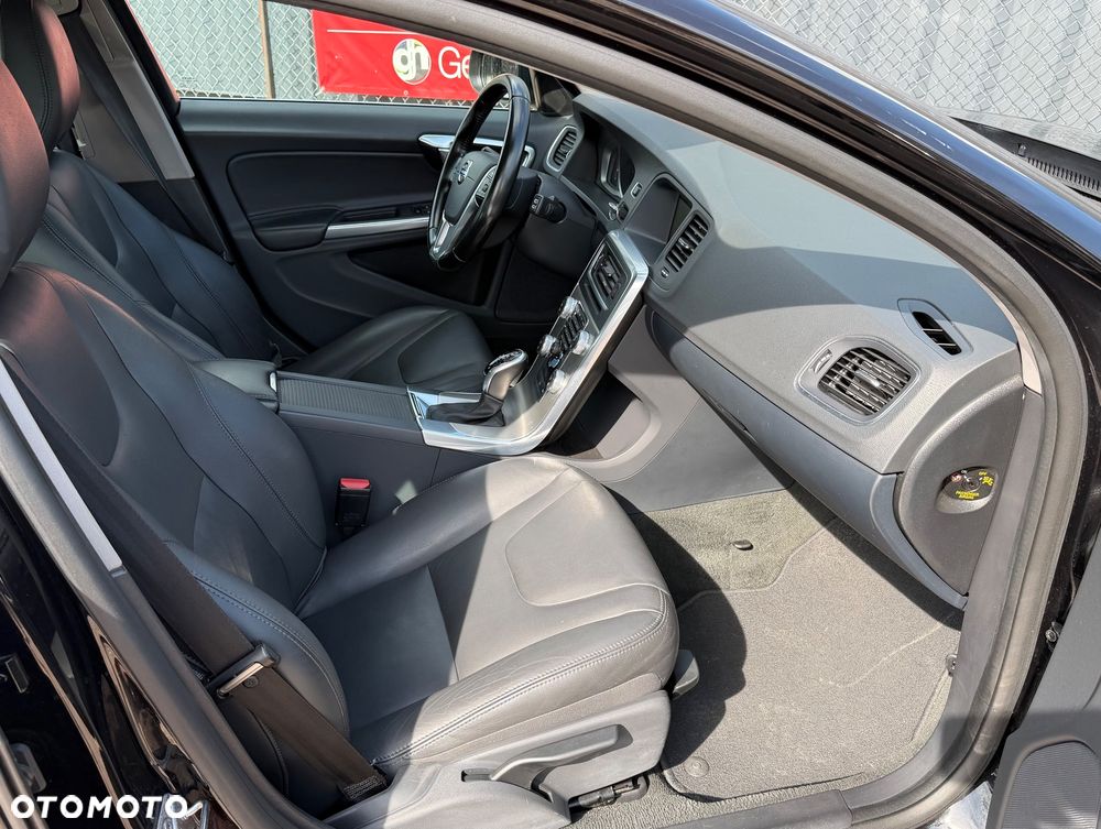 Volvo V60 D3 Drive-E Momentum - 8