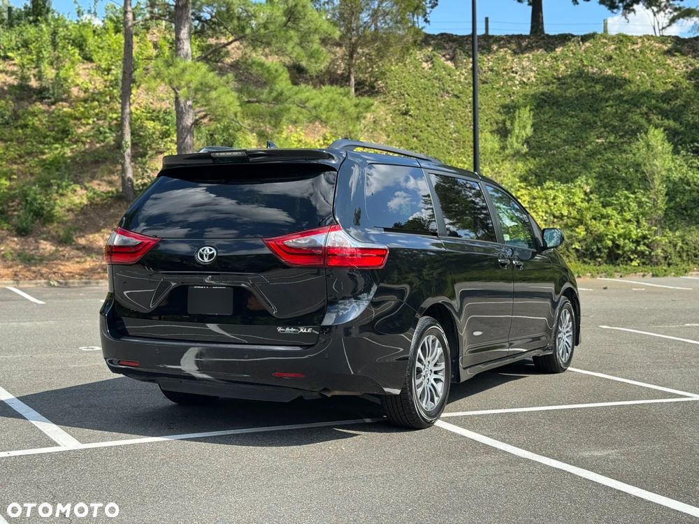 Toyota Sienna 3.5 V6 XLE AWD - 6