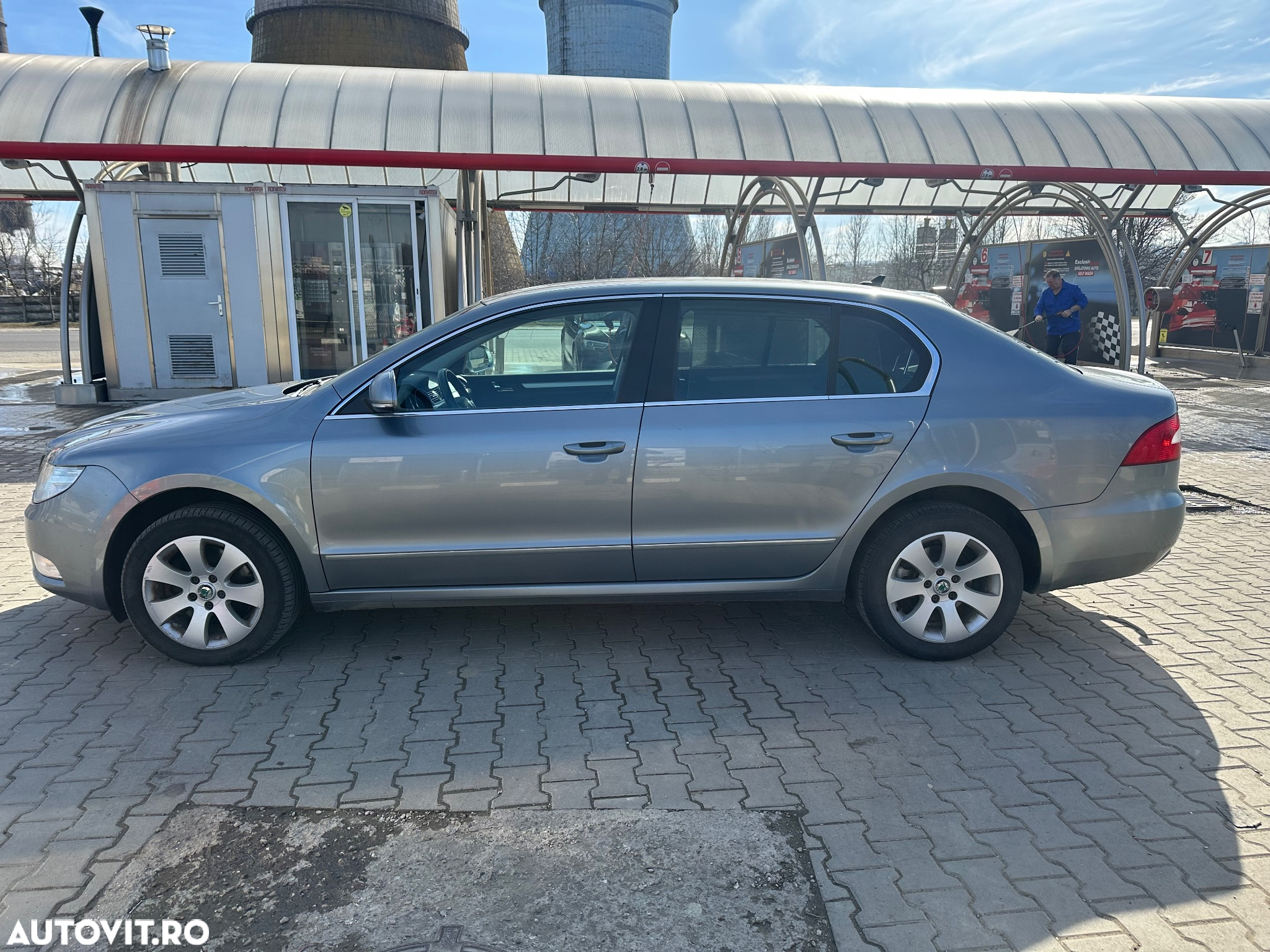 Skoda Superb 2.0 TDI 4x4 DSG Elegance - 9