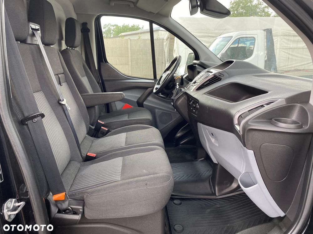 Ford TRANSIT CUSTOM - 21