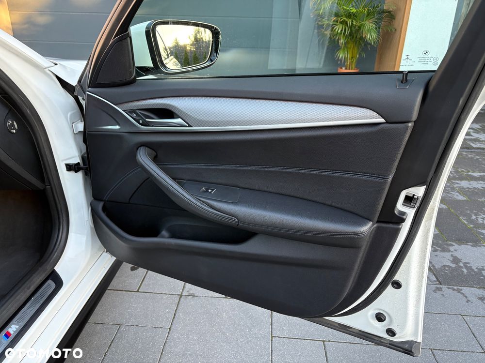 BMW Seria 5 530i xDrive M Sport sport - 24