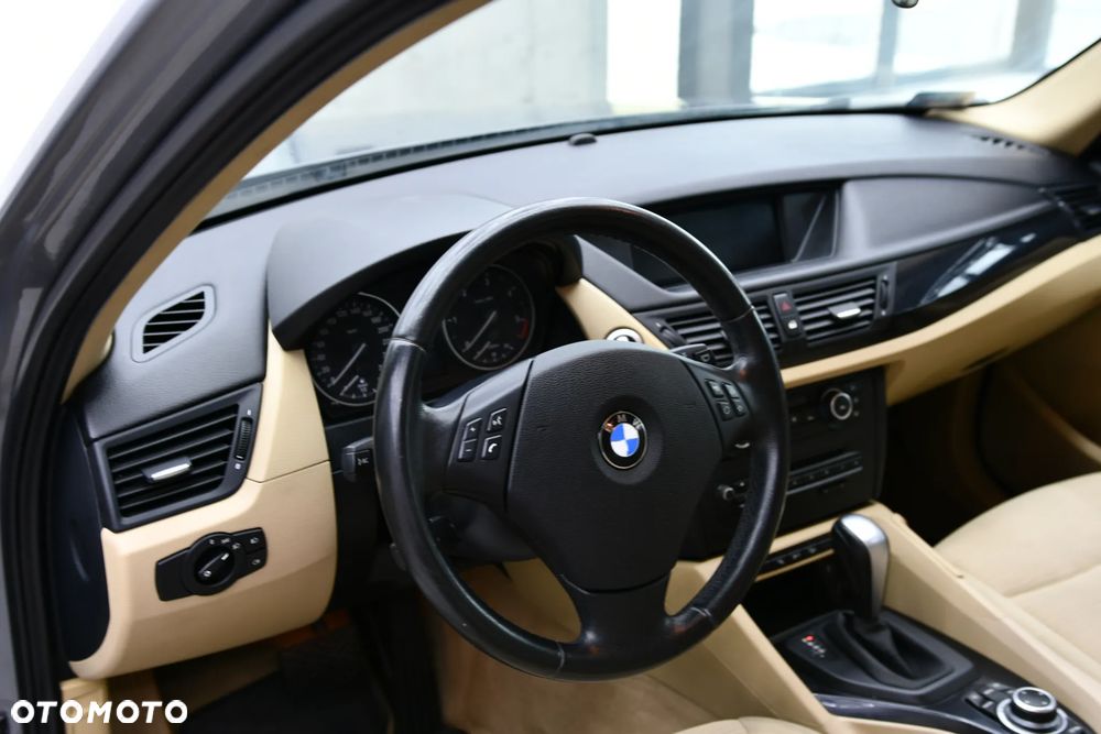 BMW X1 xDrive18d - 17