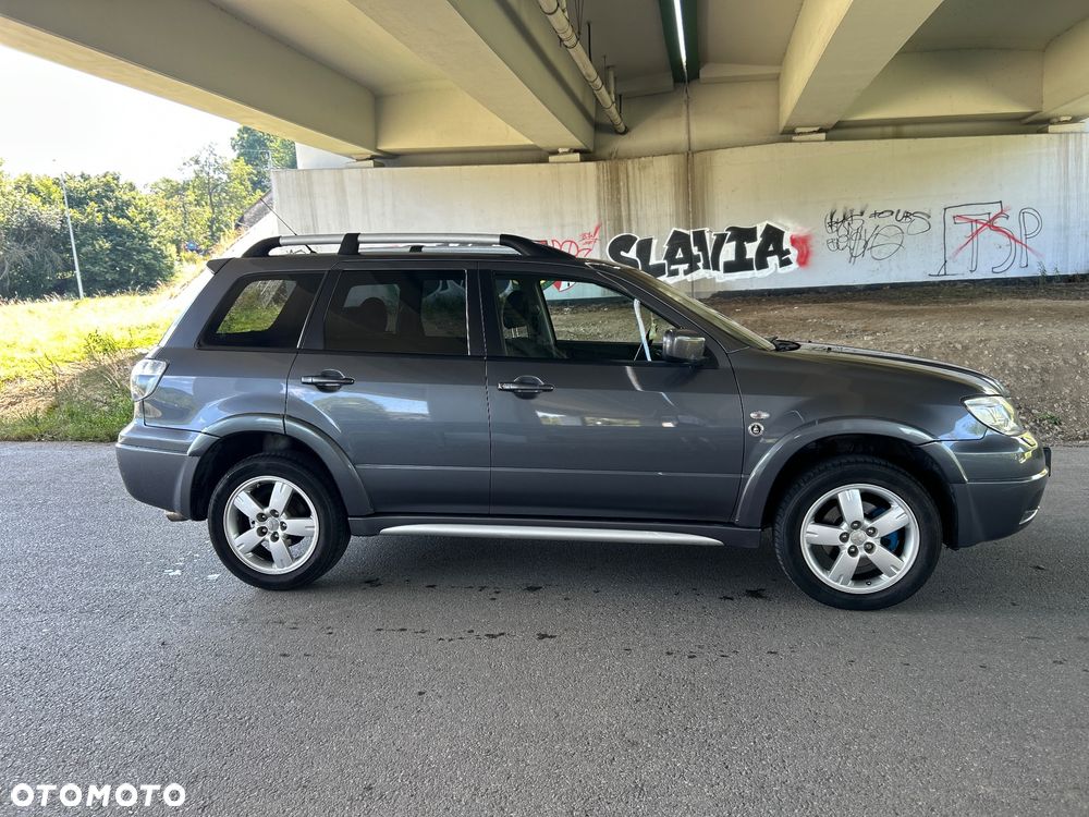 Mitsubishi Outlander 2.4 Intense - 4