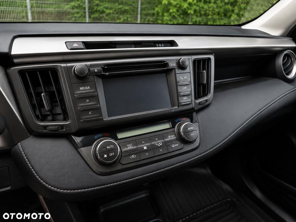 Toyota RAV4 2.0 D-4D Premium 4x2 - 7