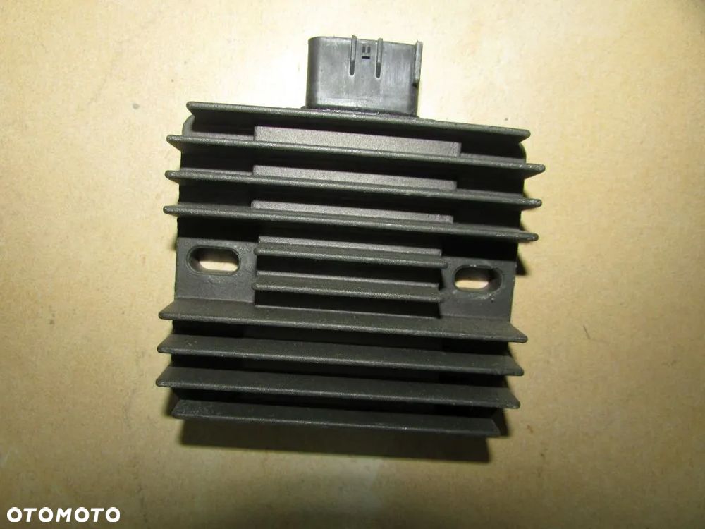 SUZUKI DL1000 02 06 REGULATOR NAPIĘCIA - 1