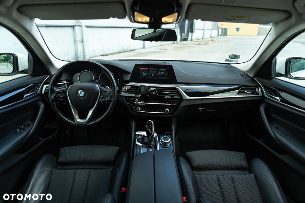 BMW Seria 5 518d Sport Line sport - 38