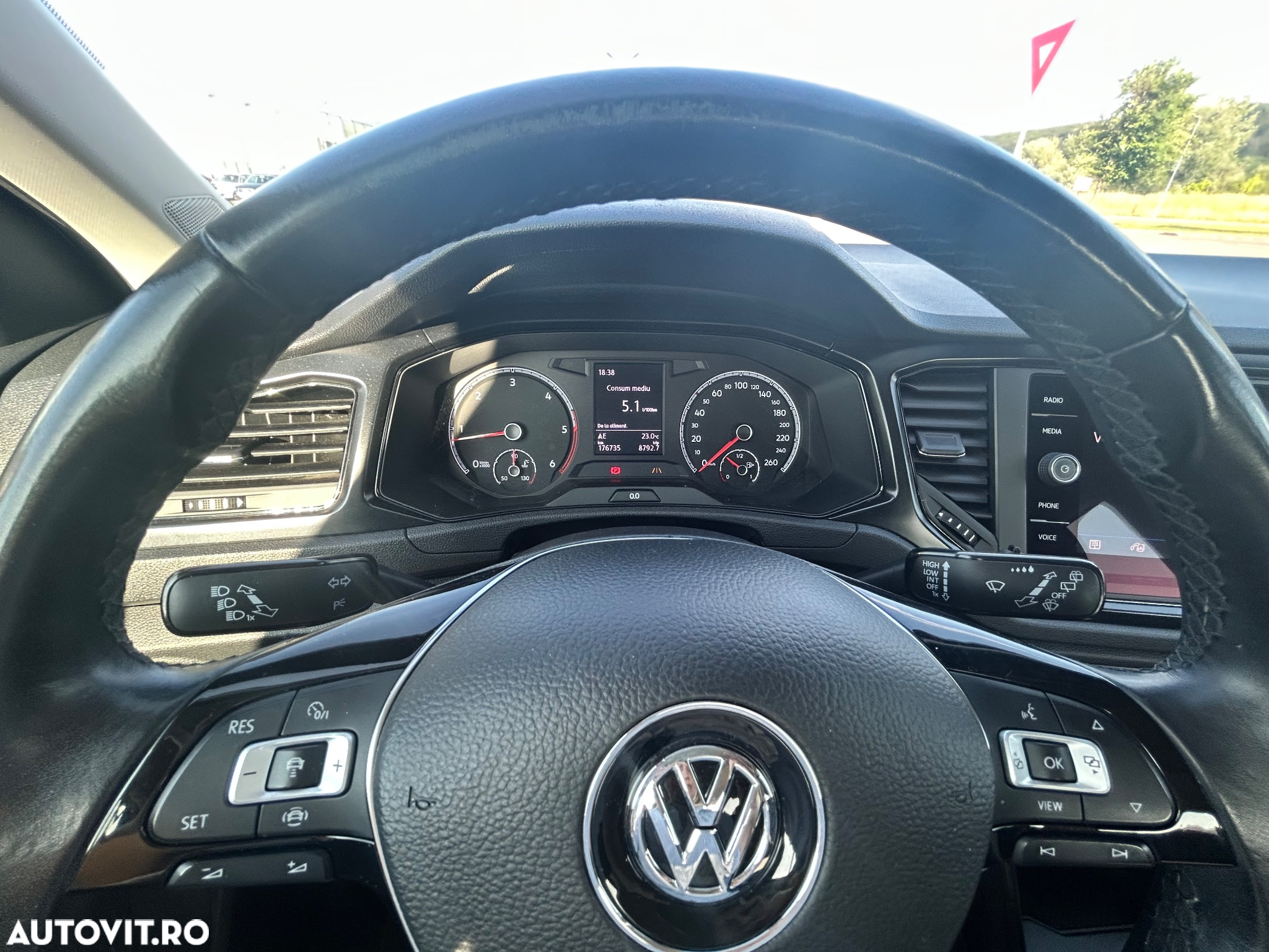 Volkswagen T-ROC 1.6 TDI Design - 10
