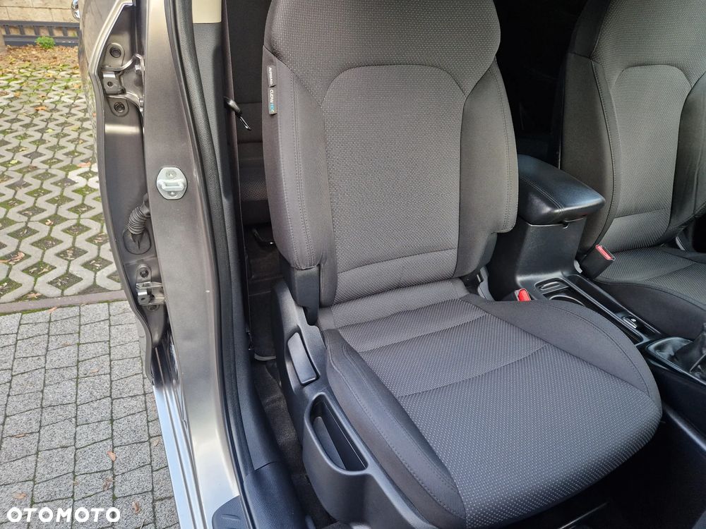 Kia Carens 1.7 CRDi S 7os EU6 - 33