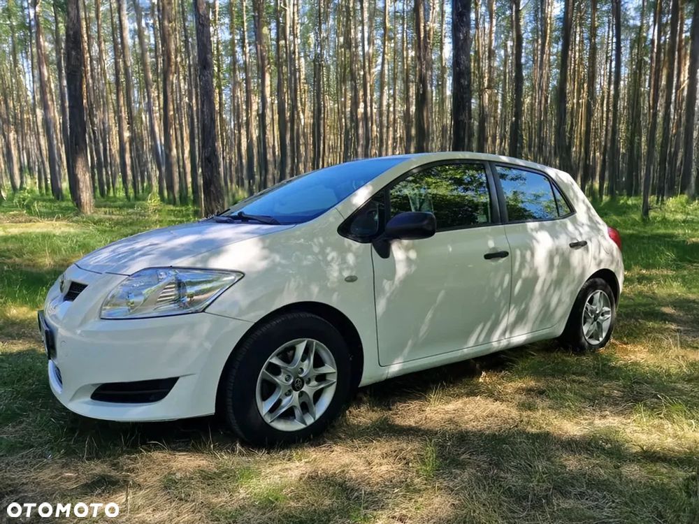 Toyota Auris 2.0 D-4D Luna - 1