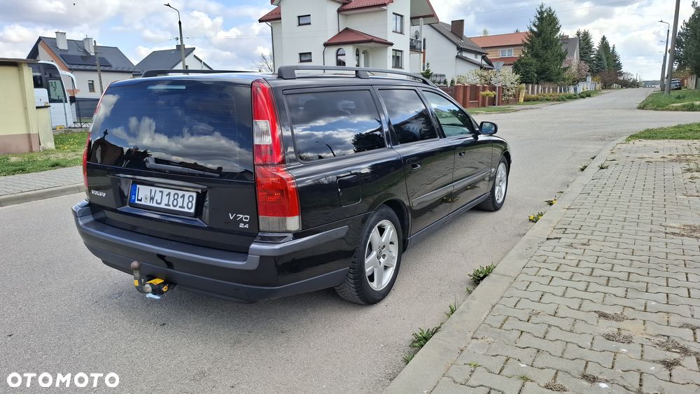Volvo V70 2.4 - 15