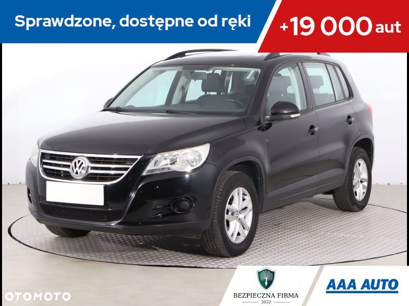 Volkswagen Tiguan - 1