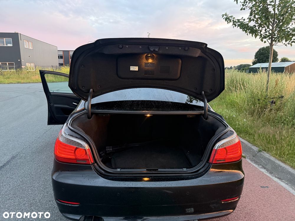 BMW Seria 5 523i - 14
