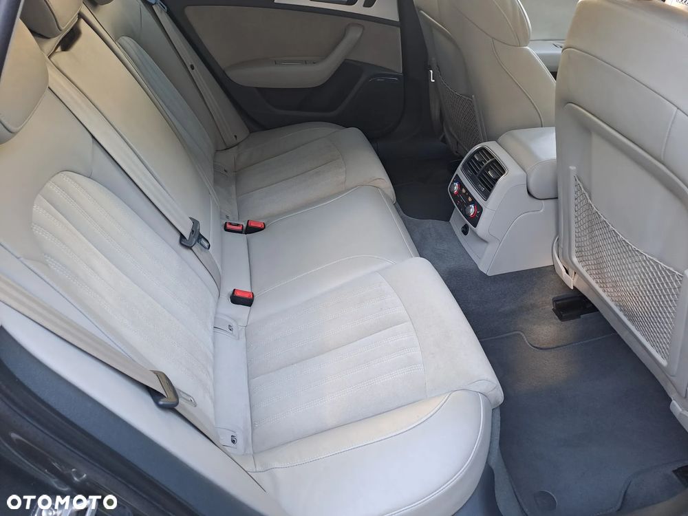 Audi A6 Avant 2.0 TDI Ultra DPF S tronic - 22