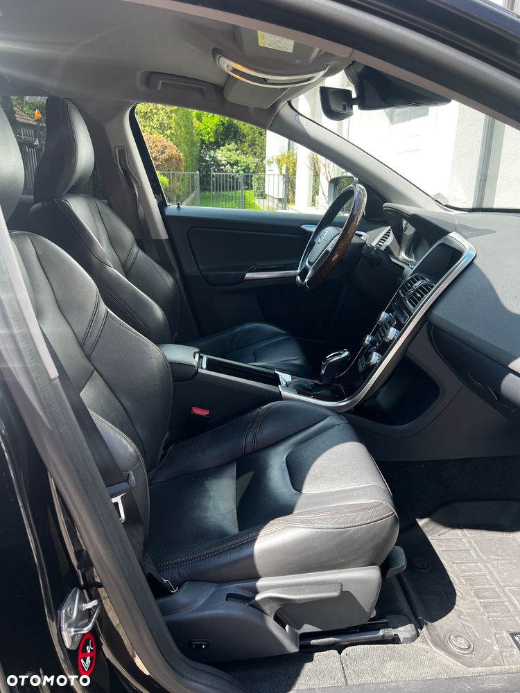 Volvo XC 60 D4 AWD Kinetic - 11