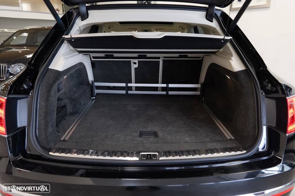 Bentley Bentayga W12 Mulliner - 31