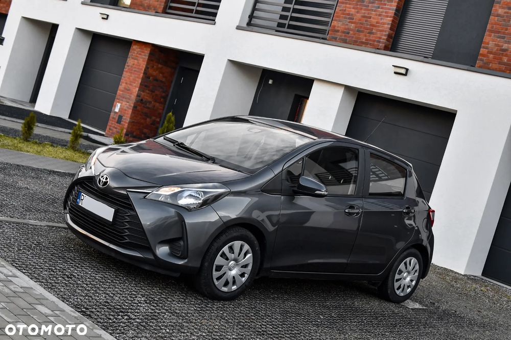 Toyota Yaris 1.5 Premium - 1