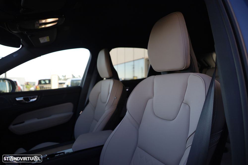 Volvo XC 60 2.0 T6 PHEV Plus Dark - 8