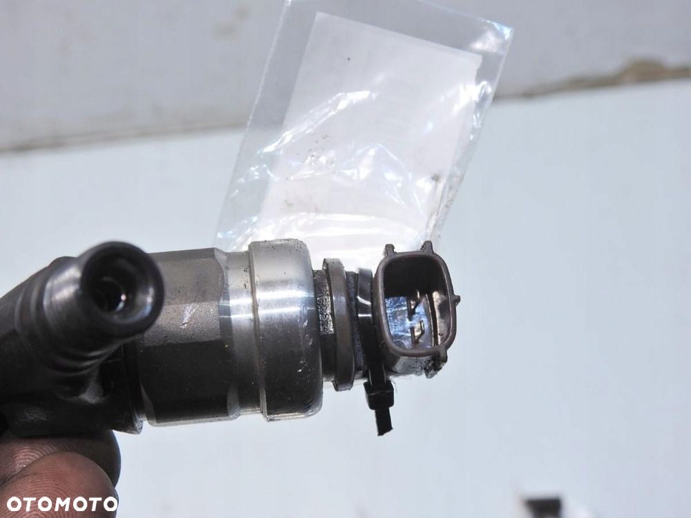 WTRYSK WTRYSKI SUBARU FORESTER III 2.0 D 16613AA020 - 3