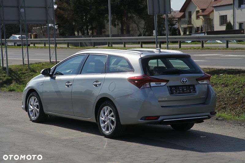 Toyota Auris - 4