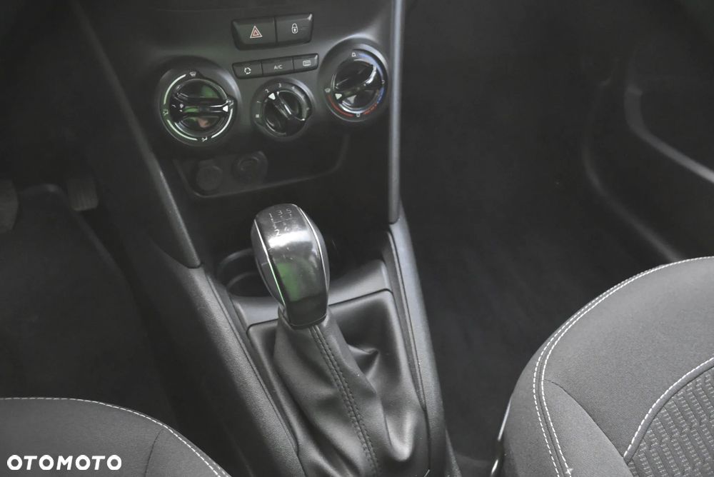 Peugeot 208 - 18