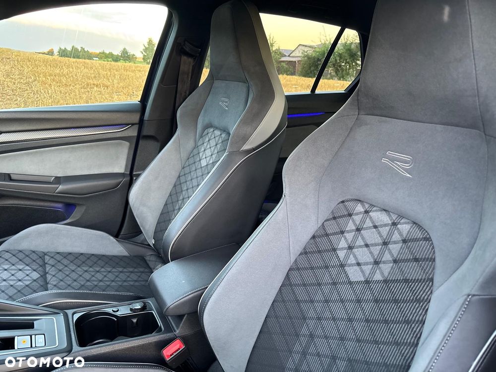 Volkswagen Golf 1.5 eTSI OPF DSG R-Line - 16