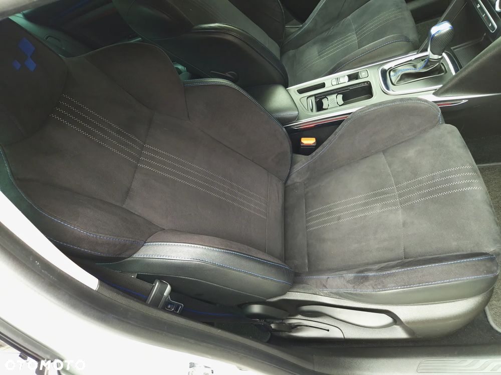 Renault Megane 1.6 TCe GT EDC - 34