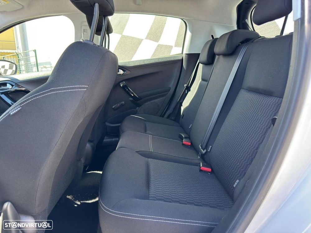Peugeot 208 1.2 PureTech Active - 9
