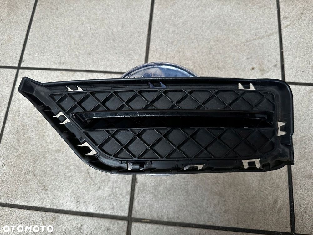 BMW X1 E84 X-LINE LEWA KRATKA ZDERZAKA ZAŚLEPKA 51117303757 K118/1280 - 1