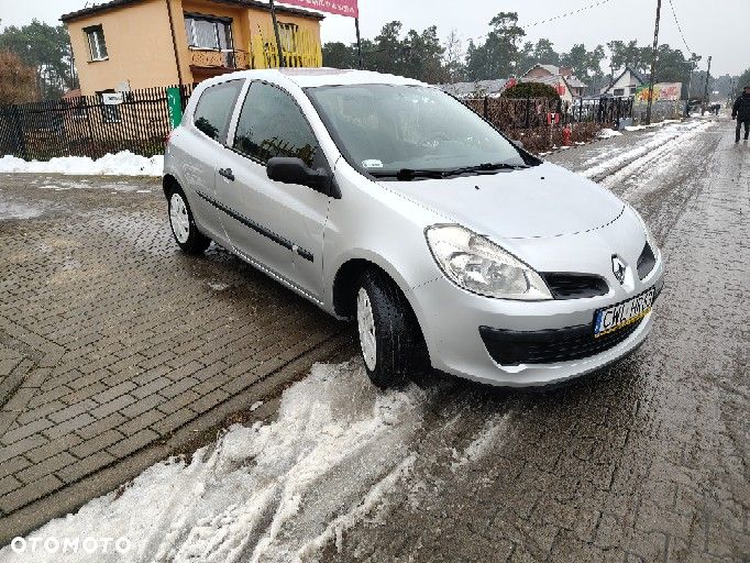 Renault Clio 1.2 16V 75 Expression - 8