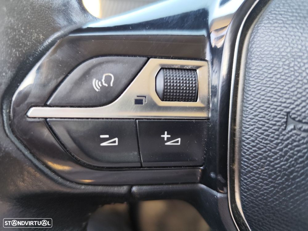 Peugeot 208 1.5 BlueHDi Allure Pack - 17