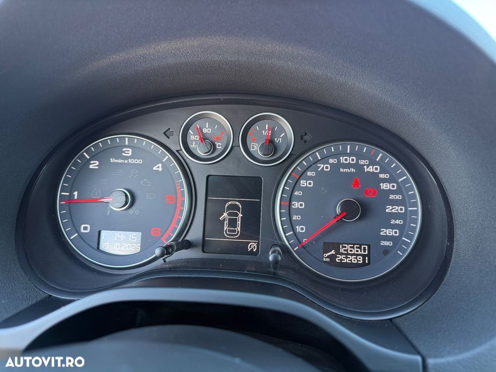 Audi A3 2.0 TDI Sportback DPF S line Sportpaket - 8