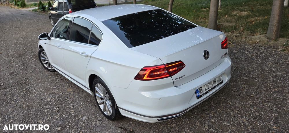 Volkswagen Passat 2.0 BiTDI DSG 4Mot Highline - 4